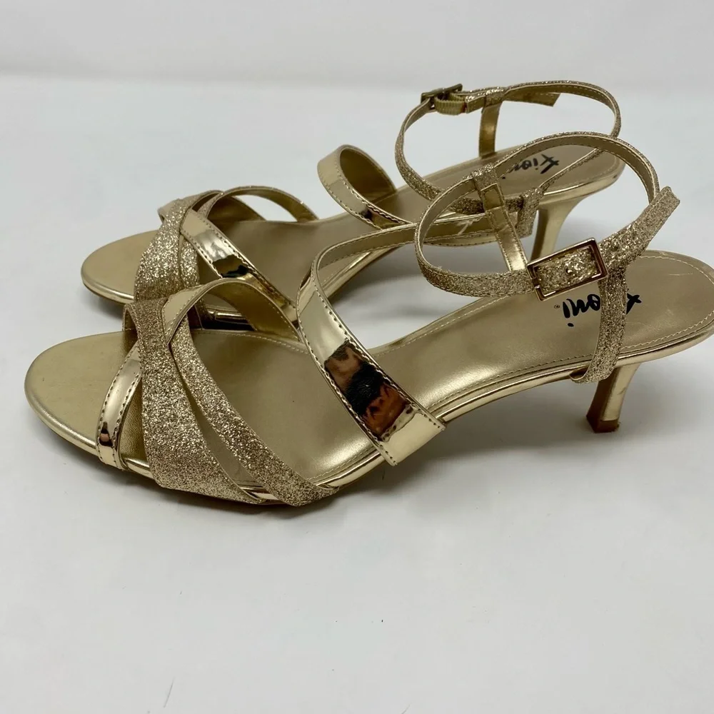 Women’s FIONI Gold Glitter Heels Size 9W